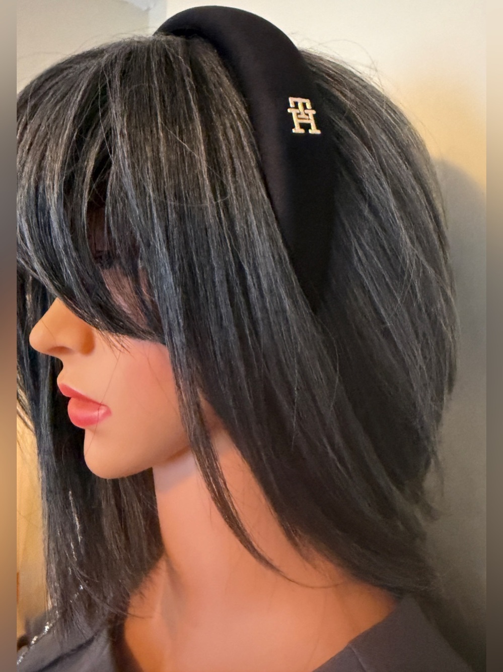 Tommy Hilfiger Black Padded Headband with Gold Logo - Picture 4 of 6